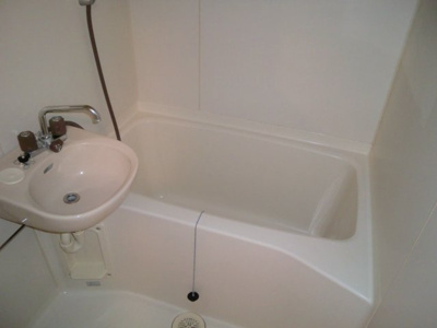 【浴室】 | ユトリロジョイ