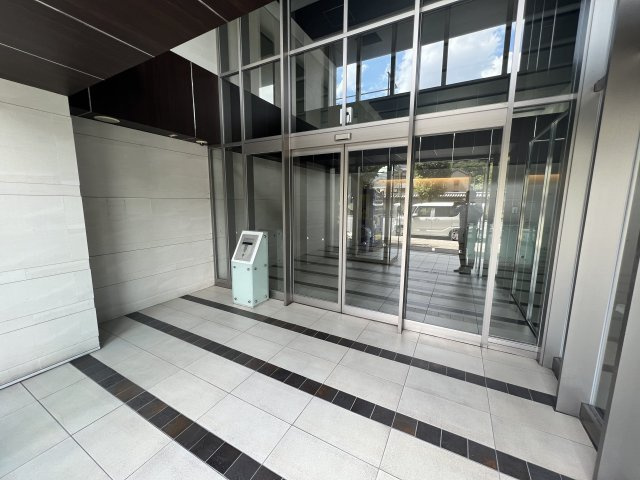 エステムプラザ難波EASTⅡブレイスのエントランス