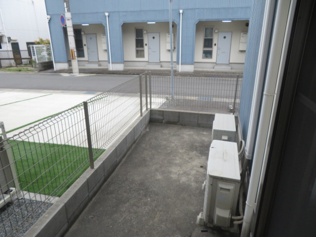 神和町弐番館のバルコニー