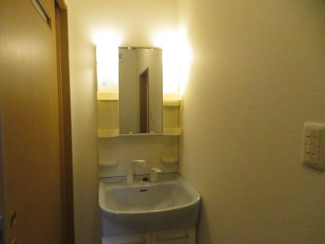 神和町弐番館の洗面所