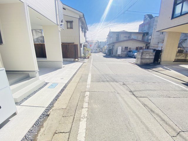新築　高崎市南町23-1期　LIGNAGE　1号棟の前面道路含む現地写真|現地写真　南西側接道幅員約5.8ｍ