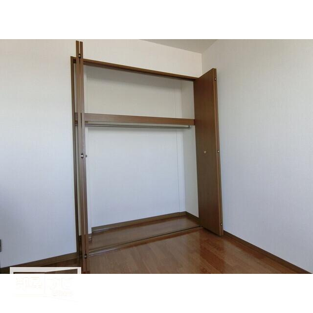 フォブール城南の収納