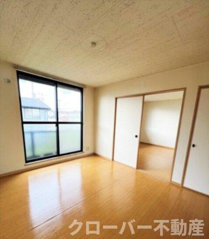 メンバーズタウン讃岐富士Aの居間・リビング