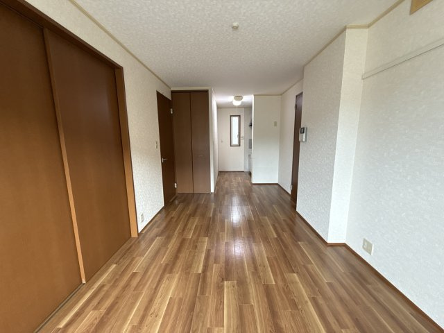 絵領ガーデンの居間・リビング