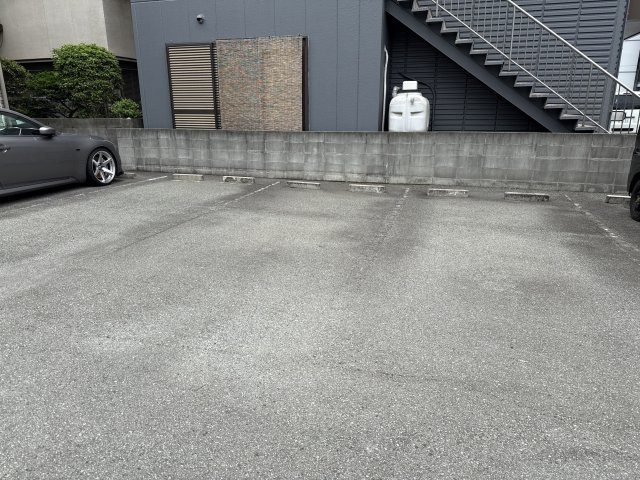 絵領ガーデンの駐車場