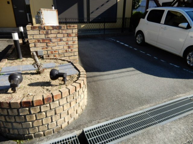 ハーモネート城西の駐車場