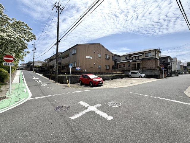メリーメリーＢの駐車場