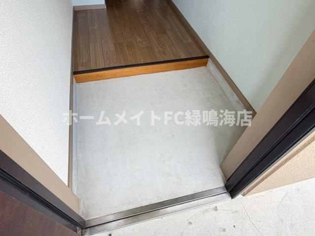 メリーメリーＢの玄関