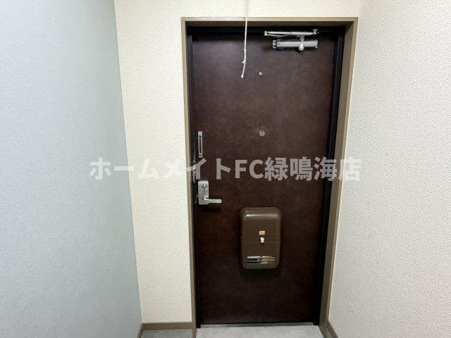 メリーメリーＢの玄関