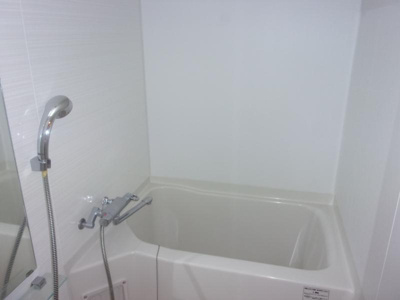 【浴室】 | グランフォーレラグゼ箱崎宮前 | 別号室の写真になります。現況優先。