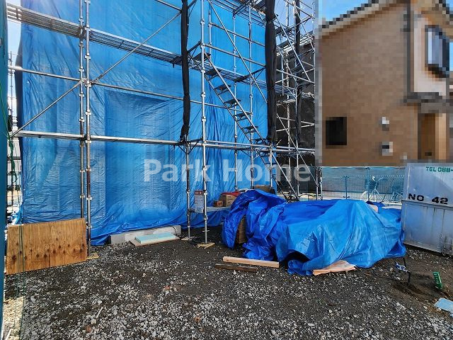 高知市相模町 ① 新築戸建ての駐車場
