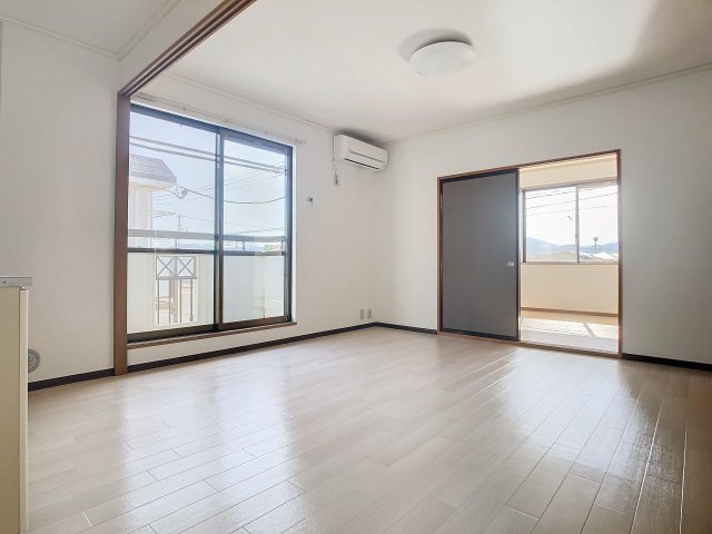 メモリーハイムAの居間・リビング