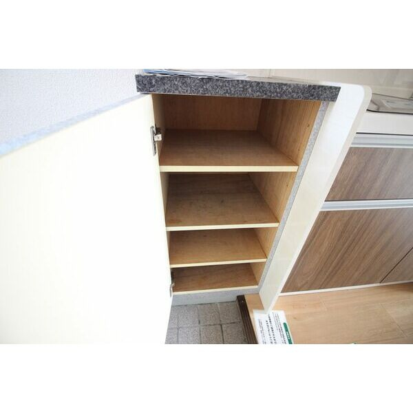 ハイツSHINの玄関