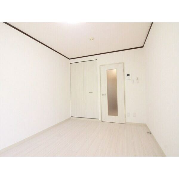 ハイツSHINの居間・リビング