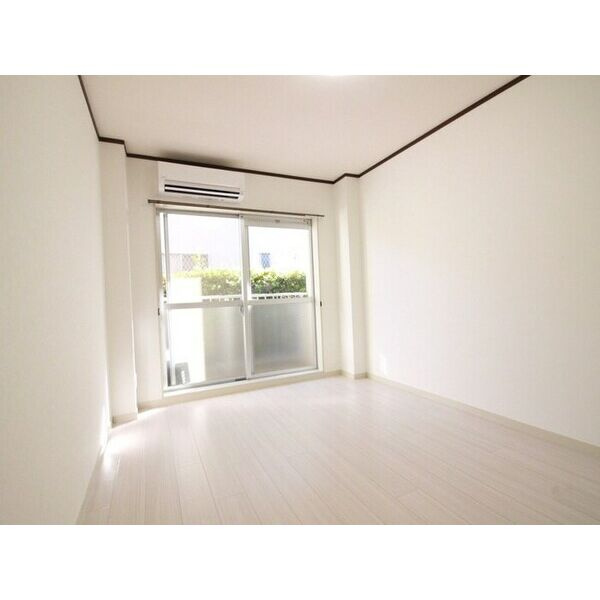 ハイツSHINの洋室