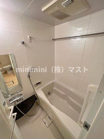 ロイヤルパークス桃坂の浴室