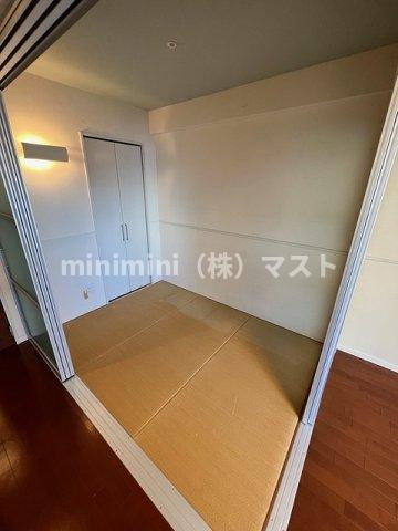 ロイヤルパークス桃坂の和室
