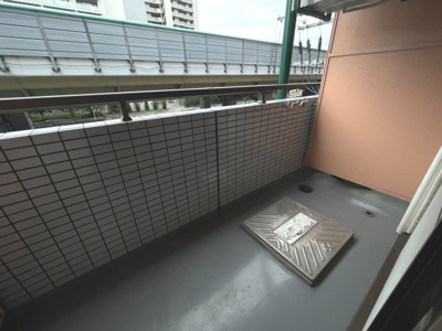 【バルコニー】 | 東三国土井マンション | お洗濯にも便利なバルコニー付き
