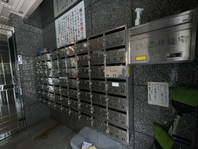 【その他共用部分】 | 東三国土井マンション | 集合ポストがあります