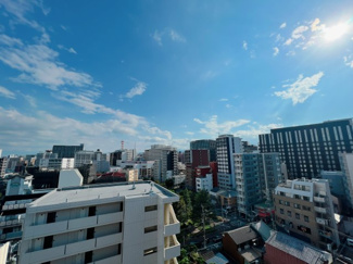 【展望】 | 陽当たりはもちろん、前面建物と距離があるので眺望も良好です。