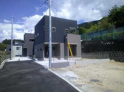 安芸郡海田町国信2丁目　新築一戸建て(全6棟)の前面道路含む現地写真