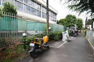【駐車場】 | バイク置き場。空きの有無や駐車料金、サイズおよび排気量規定などについては、改めてお問い合わせください。