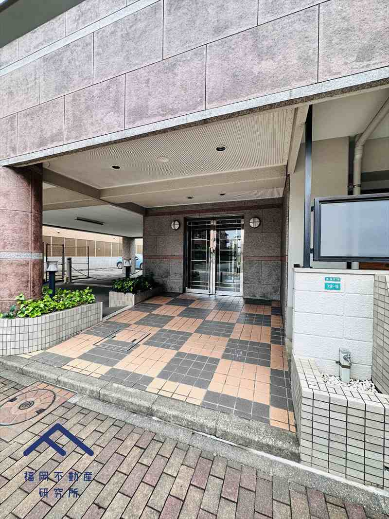 リーベスト鳥飼のエントランス