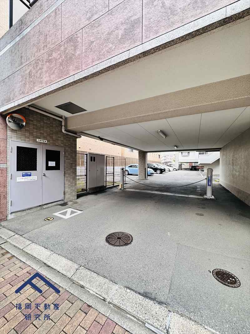 リーベスト鳥飼の駐車場