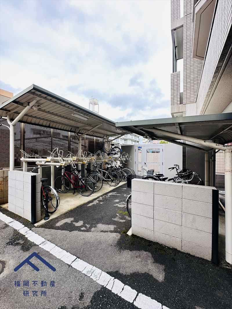 リーベスト鳥飼の駐車場