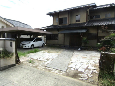【駐車場】 | 中古戸建　甲府市善光寺3丁目 | 駐車場の用意があります