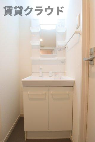 リブリ・ガーデンプレイスの洗面所|朝の身支度に欠かせない独立洗面台♪