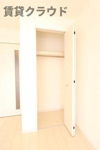 リブリ・ガーデンプレイスの収納|ハンガーラック付きと棚付きの収納スペース！