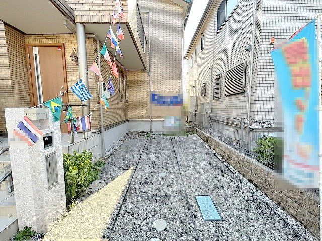 三郷市戸ケ崎2丁目　中古戸建　の駐車場|駐車スペース完備！