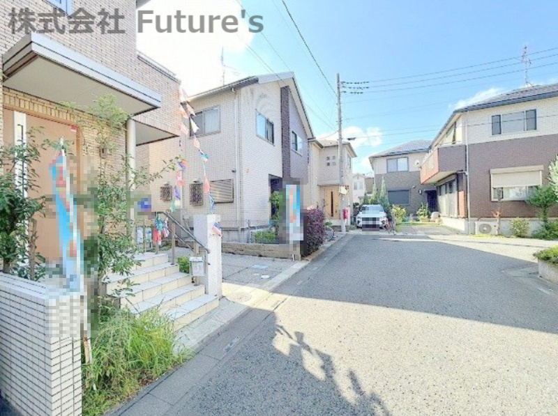 三郷市戸ケ崎2丁目　中古戸建　の前面道路含む現地写真|前面道路含む現地写真になります。