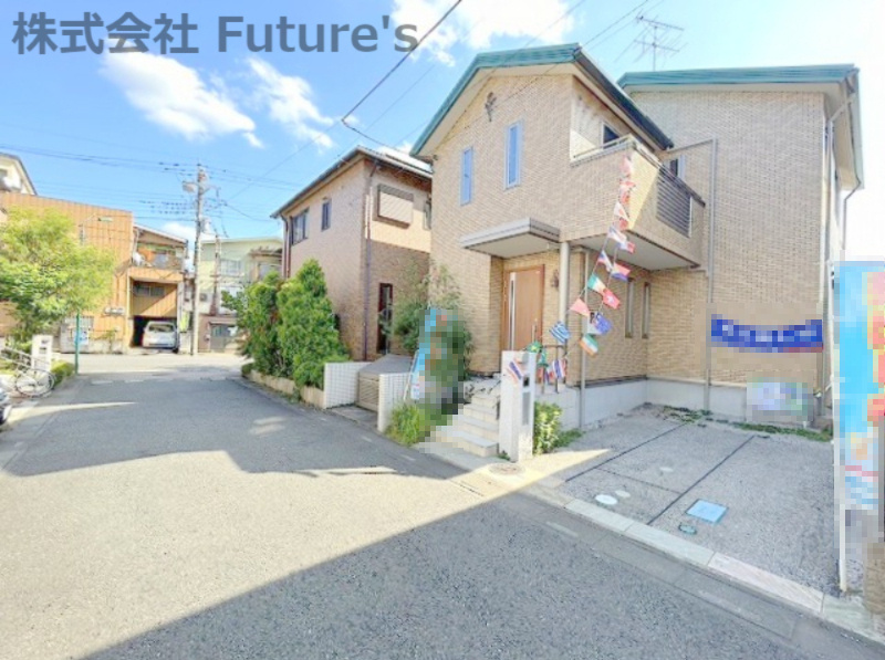 三郷市戸ケ崎2丁目　中古戸建　の前面道路含む現地写真|前面道路含む現地写真になります。