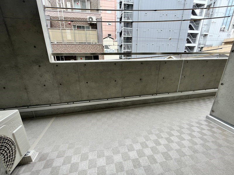とけいや館　北野坂のバルコニー