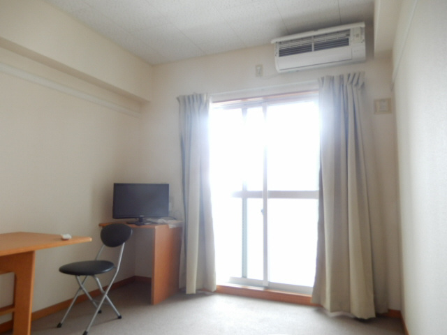 アーバンフラッツＫの居間・リビング