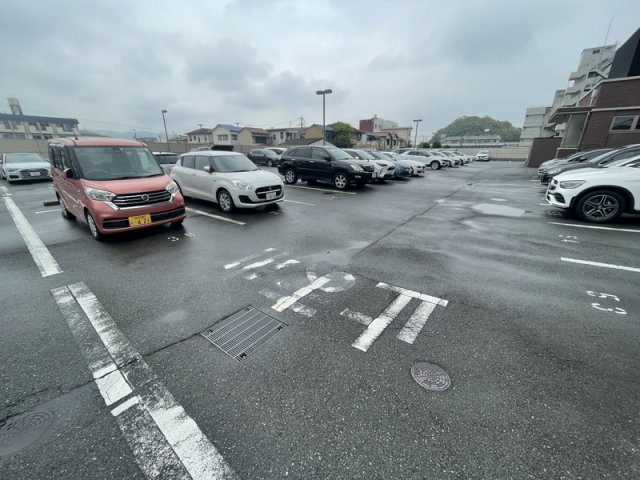 アルファステイツ城乾南新在家の駐車場