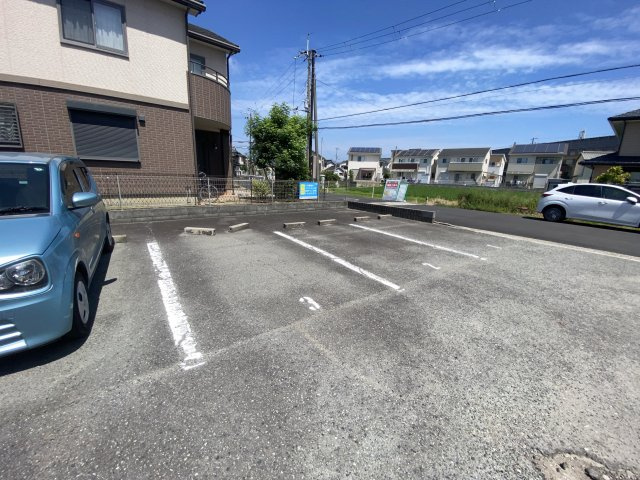 セレッソ壱番館の駐車場