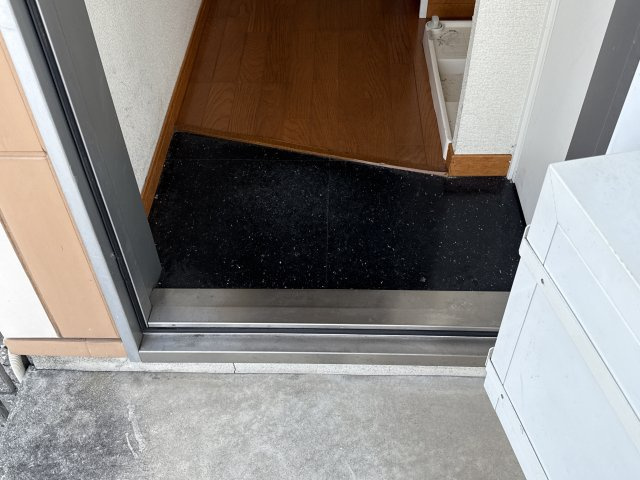 ドミール中島Ｎの玄関