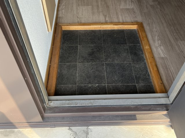 Uグレース飾磨の玄関