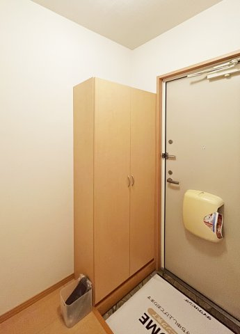 アクシス南島田 C棟の玄関