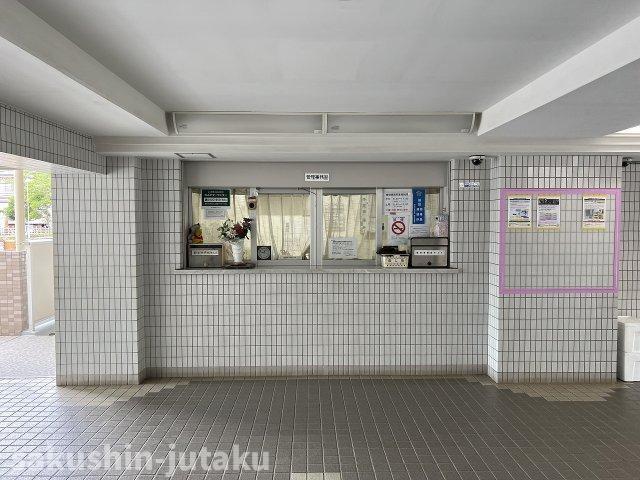 ファミール谷津のエントランス|管理人室