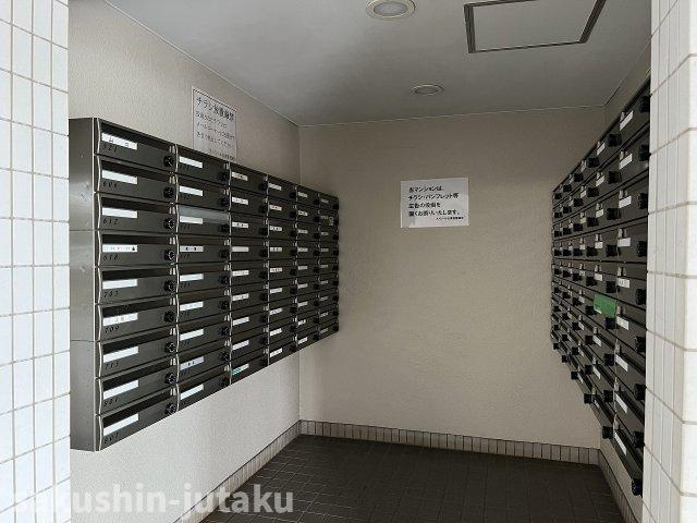 ファミール谷津のエントランス|集合ポスト