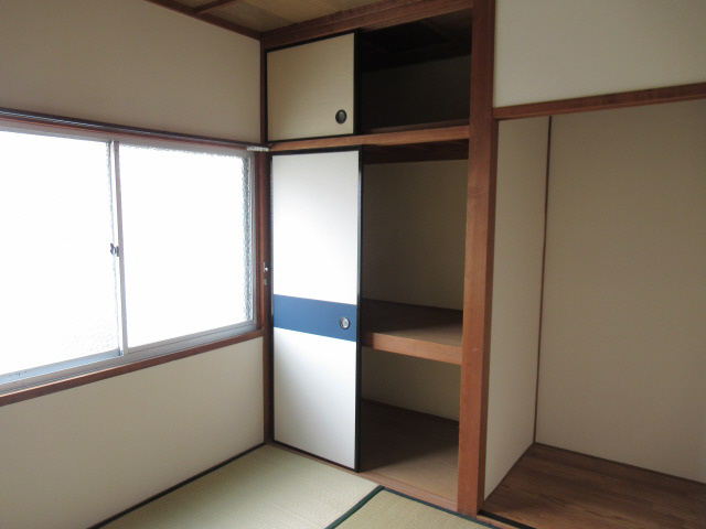 青山北2丁目井上貸家の収納