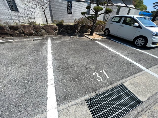 グラースガーデン今宿の駐車場