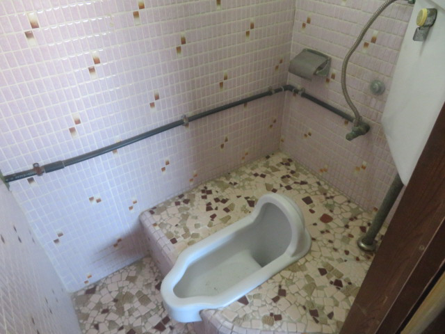 光栄荘のトイレ