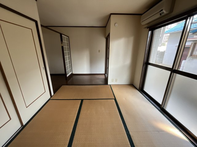 東口アパートの子供部屋