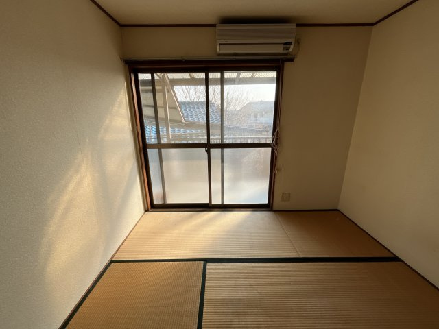 東口アパートの子供部屋