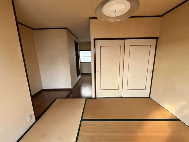 東口アパートの寝室